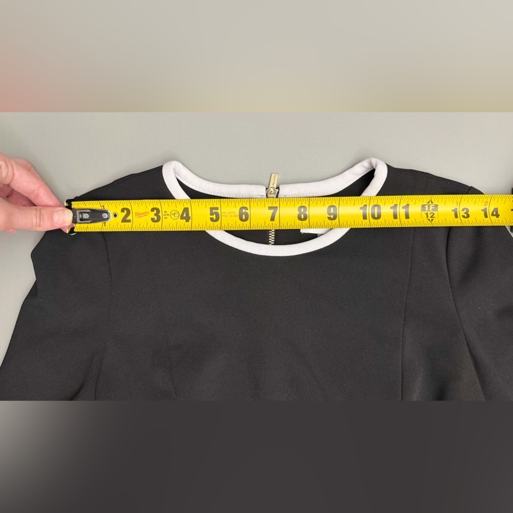 Calvin Klein Black Sheath Dress Size 2 Bell Sleeve Gold Zip Back Knee Length - Picture 8 of 10